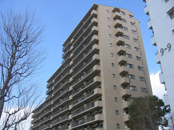 ウエストエミナンスの外観