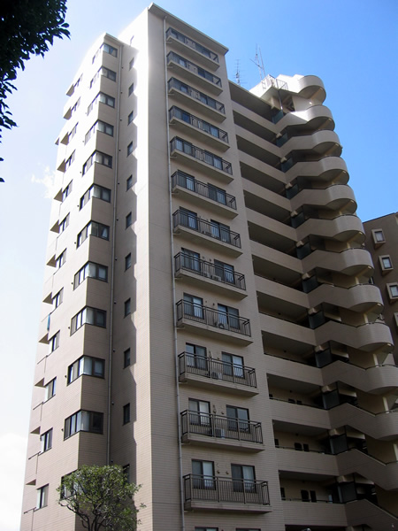 ウエストエミナンスの外観