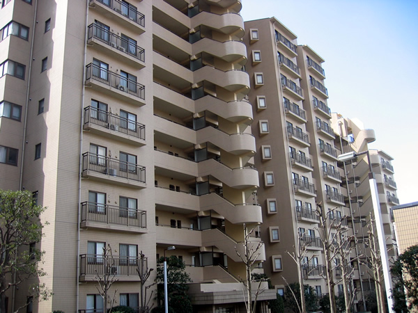 ウエストエミナンスの外観