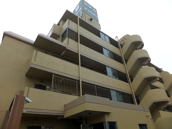 セザール南林間の外観