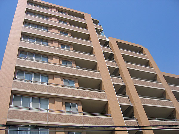 リーデンススクエア鎌倉台の外観