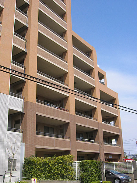 リーデンススクエア鎌倉台の外観