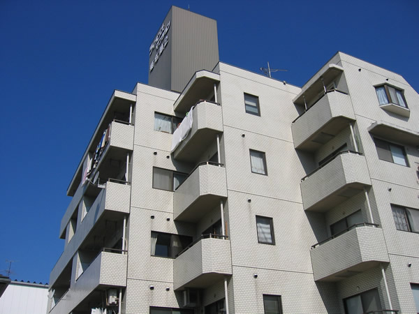 ライオンズマンション菊名第2の外観