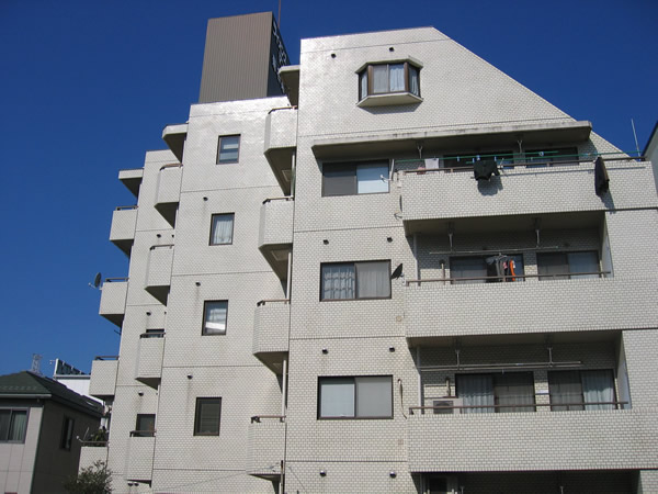 ライオンズマンション菊名第2の外観