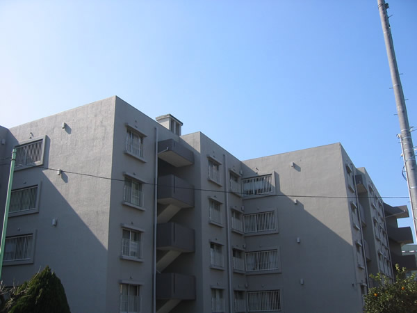 東急西市ヶ尾ドエリングＢ棟の外観