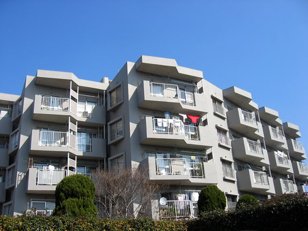 西市ヶ尾ドエリングA棟の外観