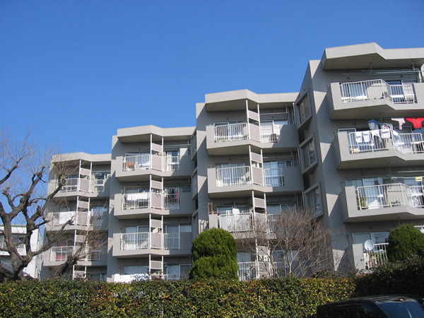 西市ヶ尾ドエリングA棟の外観