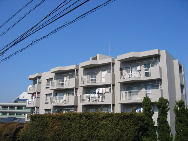 西市ヶ尾ドエリングA棟の外観