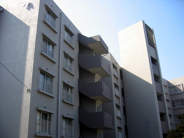 西市ヶ尾ドエリングA棟の外観