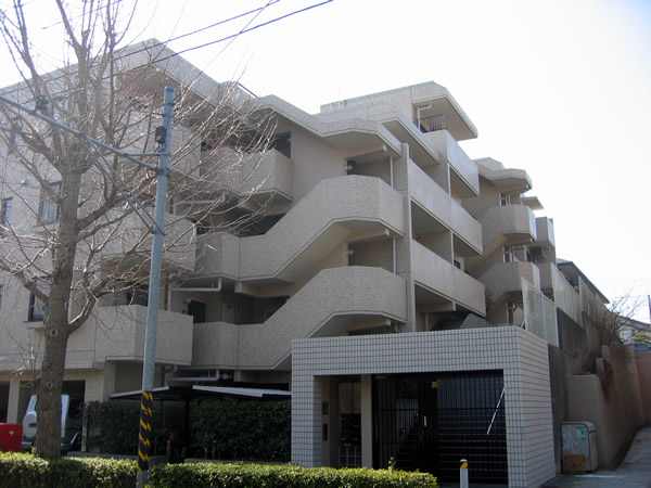 青葉台パークホームズの外観