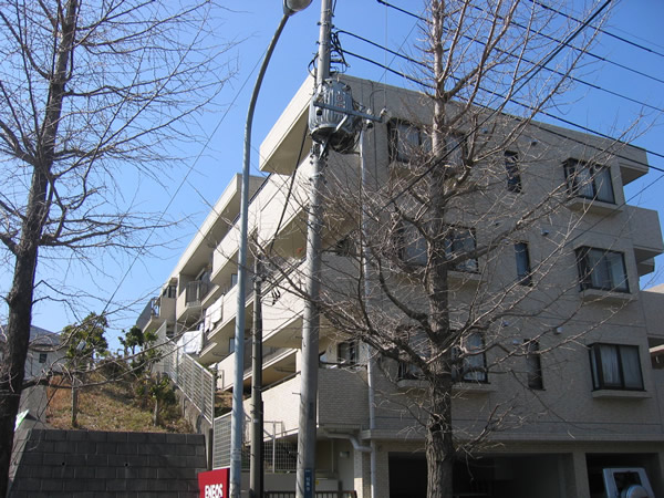 青葉台パークホームズの外観