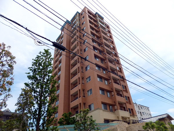 シティハウス中央林間ＥＡＳＴタワーの外観