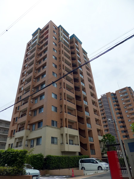 シティハウス中央林間ＥＡＳＴタワーの外観