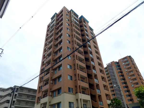 シティハウス中央林間ＥＡＳＴタワーの外観