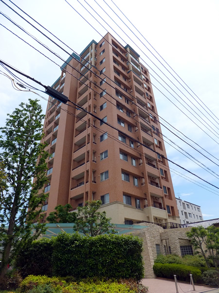 シティハウス中央林間ＥＡＳＴタワーの外観