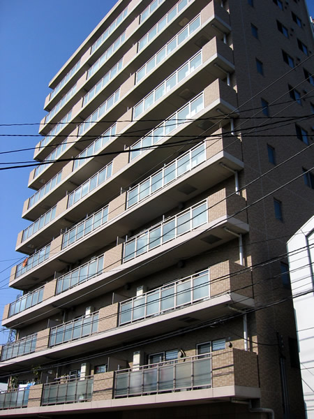 リステージ岸根公園ヴィルクールの外観