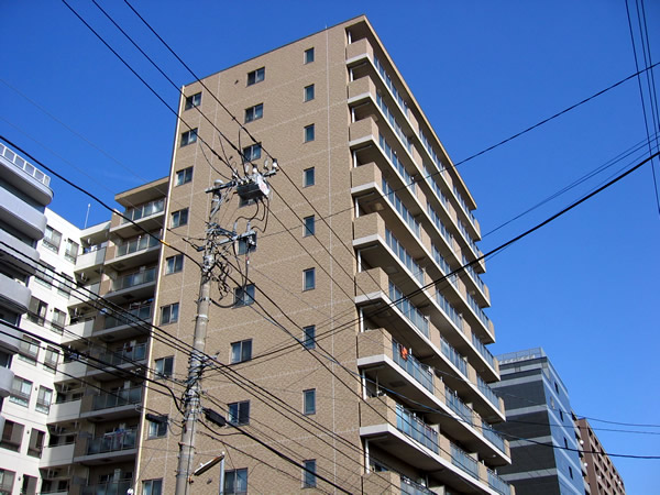 リステージ岸根公園ヴィルクールの外観