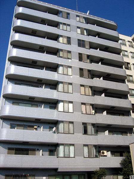 ライオンズプラザ新横浜の外観