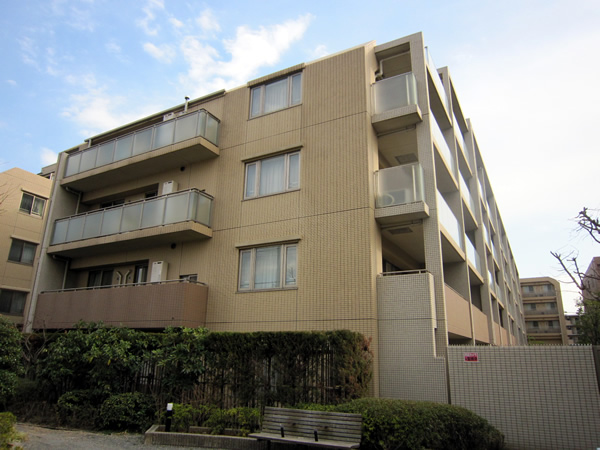 プラウド武蔵小杉の外観