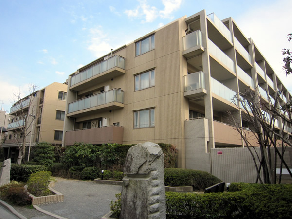 プラウド武蔵小杉の外観