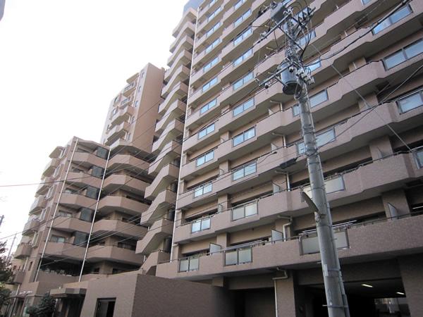 朝日パリオ武蔵小杉の外観