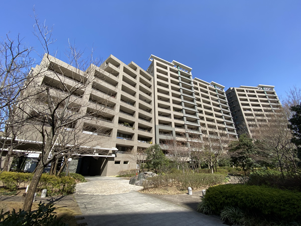 エアーズシティシーズンコートの外観