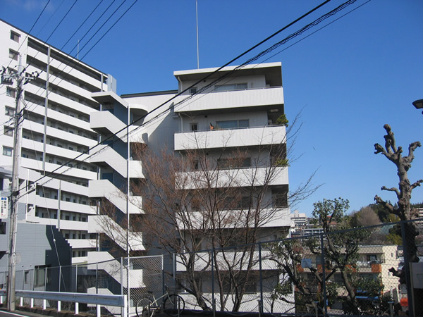 あざみ野パークハウスＢ棟の外観