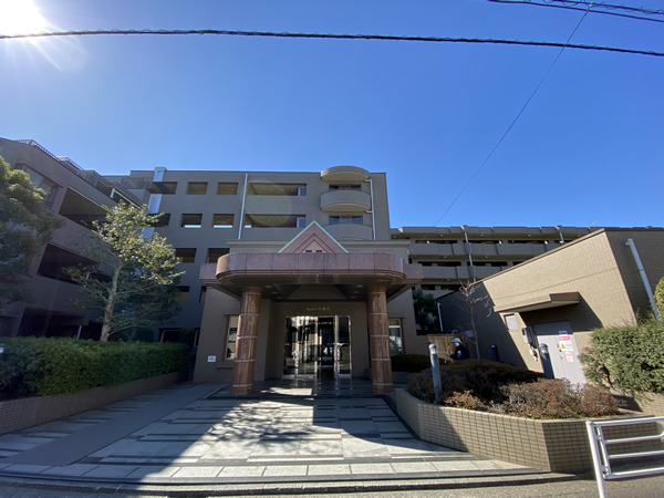 ヴェルピア大倉山の外観