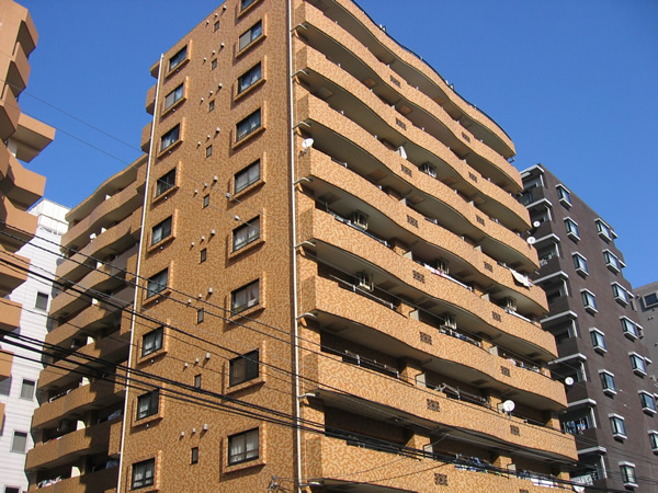 新横浜サニーコートの外観