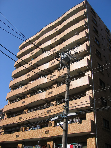 新横浜サニーコートの外観