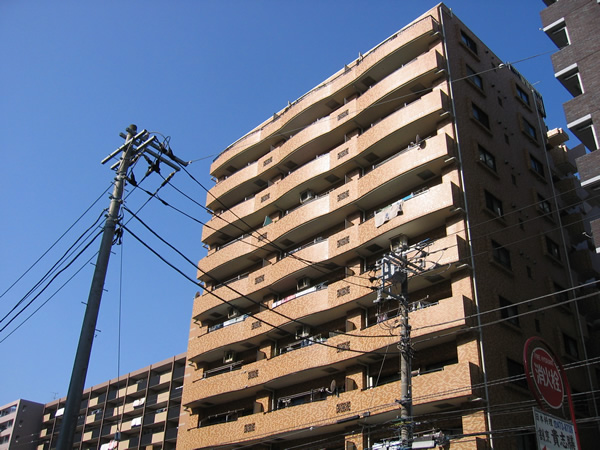 新横浜サニーコートの外観