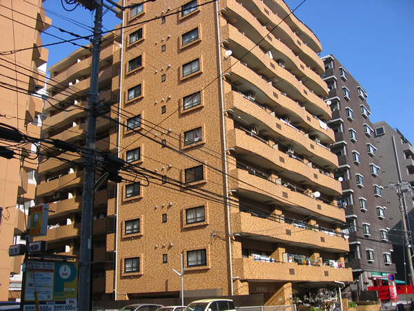 新横浜サニーコートの外観