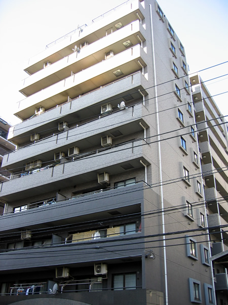 ビッグヴァン新横浜の外観