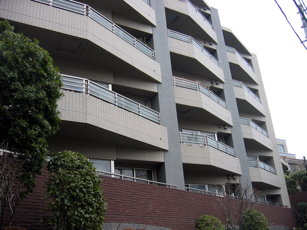 クレッセント池田山の外観