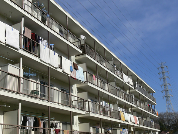 榎が丘住宅A棟の外観
