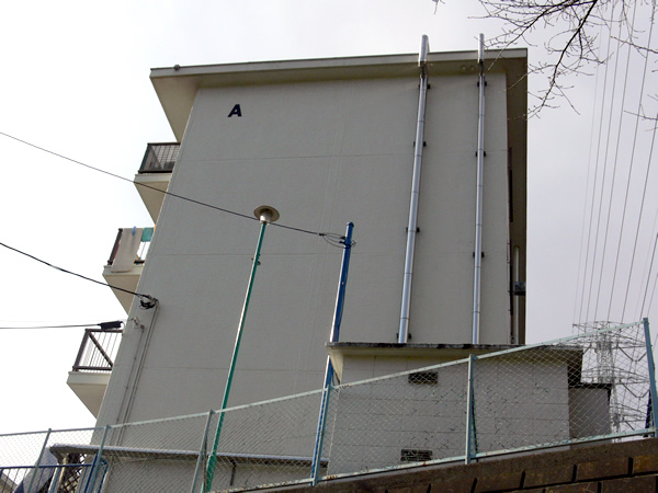 榎が丘住宅A棟の外観