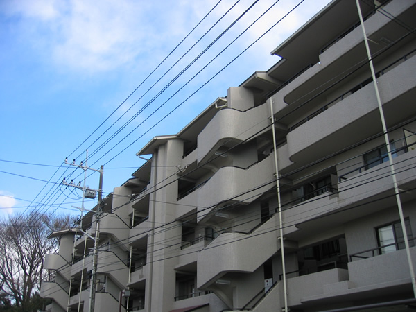 コスモ青葉台イーストヒルズの外観