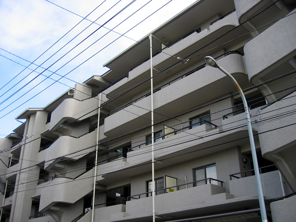 コスモ青葉台イーストヒルズの外観