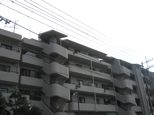 コスモ青葉台イーストヒルズの外観