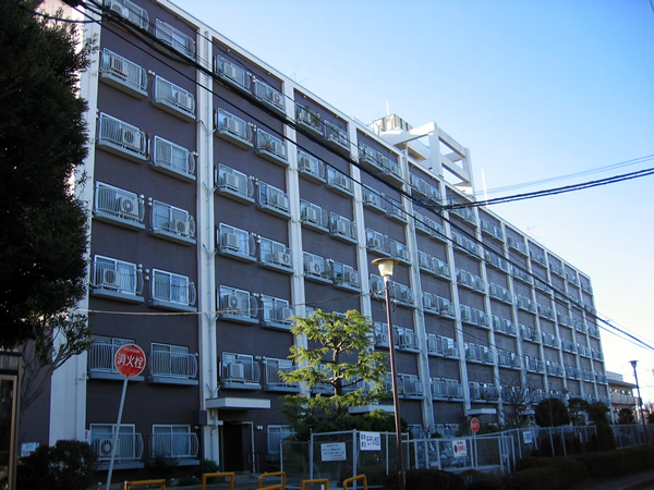 ルネ東林間C棟の外観