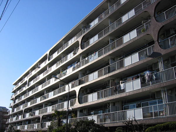 ルネ東林間Ｅ棟の外観