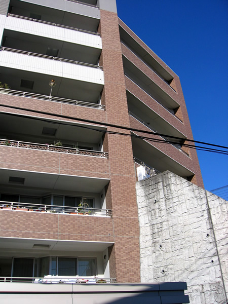 グランソルシオン藤が丘の外観