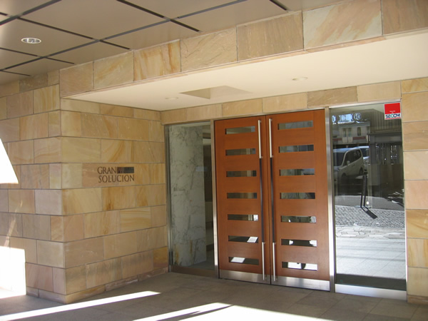 グランソルシオン藤が丘の外観