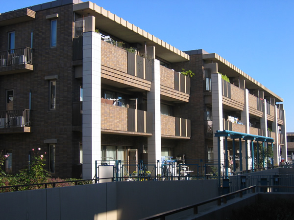 イディオスあざみ野Ｈ棟の外観