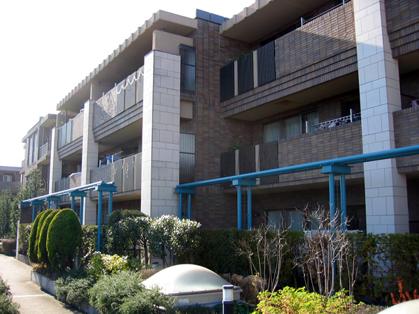 イディオスあざみ野Ｈ棟の外観