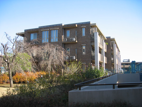 イディオスあざみ野Ｈ棟の外観