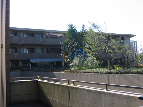 イディオスあざみ野Ｈ棟の外観