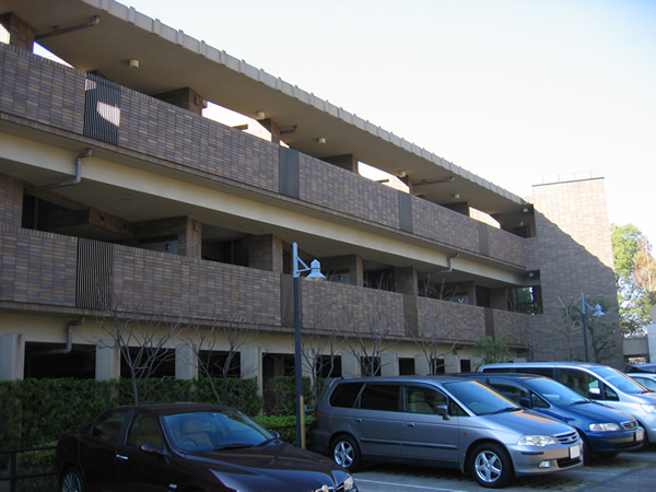 イディオスあざみ野Ｇ棟の外観