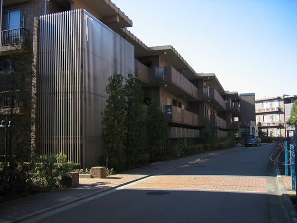 イディオスあざみ野Ｄ棟の外観