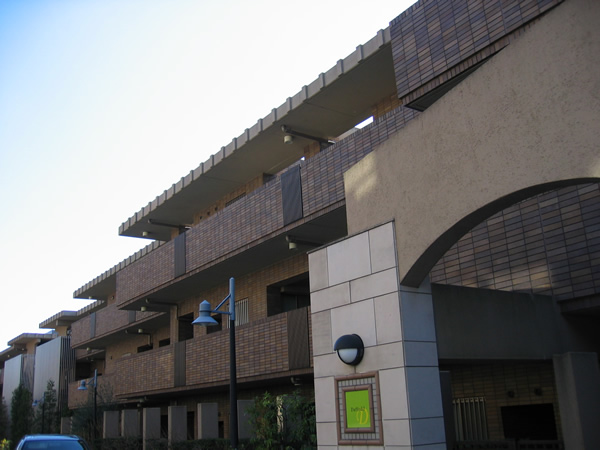 イディオスあざみ野Ｄ棟の外観